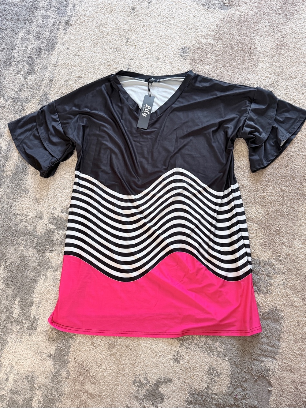 Lily by Firmiana Short Sleeve Colorblock Tee in Black, White & Pink